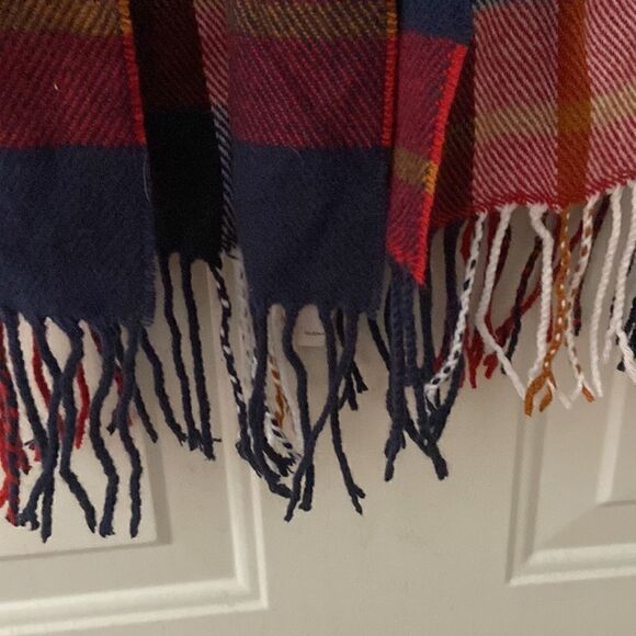 Old Navy Plaid Winter Scarf New with Tag - Picture 4 of 7